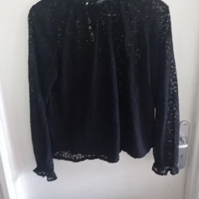 Superbe Blouse Noire en Dentelle Bonobo avec Caraco Intégré - Taille M ⭐